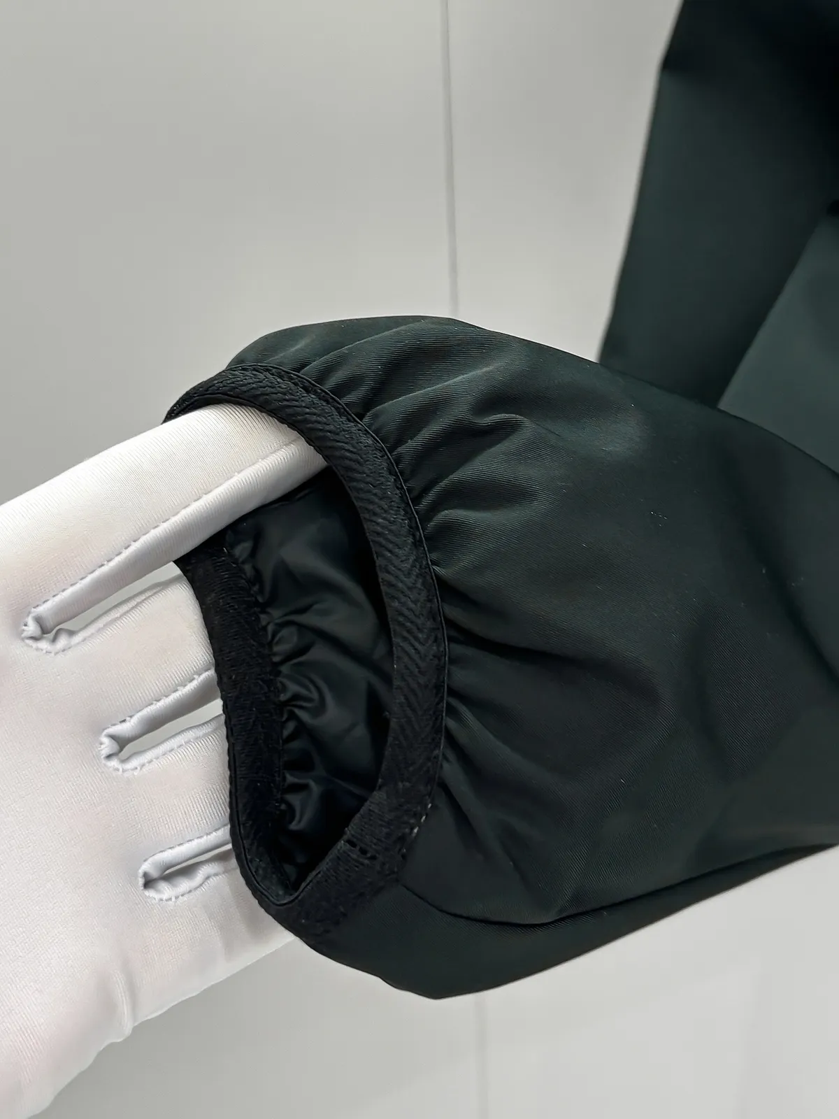 MON 26 ，Polset 90 ， 。 ， 。 ， ， ， ， ， ， Cream White Black Size：1 2 3 4 5597Size ： 1 : 118cm- 50cm- 67cm- 62 2 : 122cm- 52cm- 69cm- 63 3 : 126cm- 54cm- 71cm- 64 4 : 130cm- 56cm- 73cm- 65